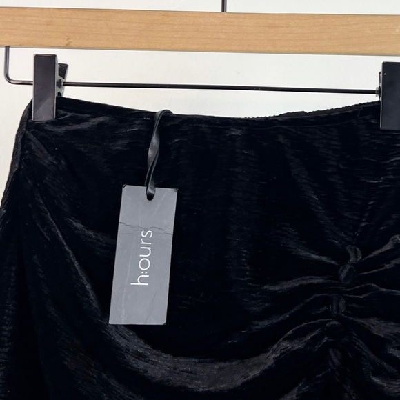NWT H:ours Revolve Minna Asymmetrical Velvet Mini Skirt in Black - Picture 8 of 8